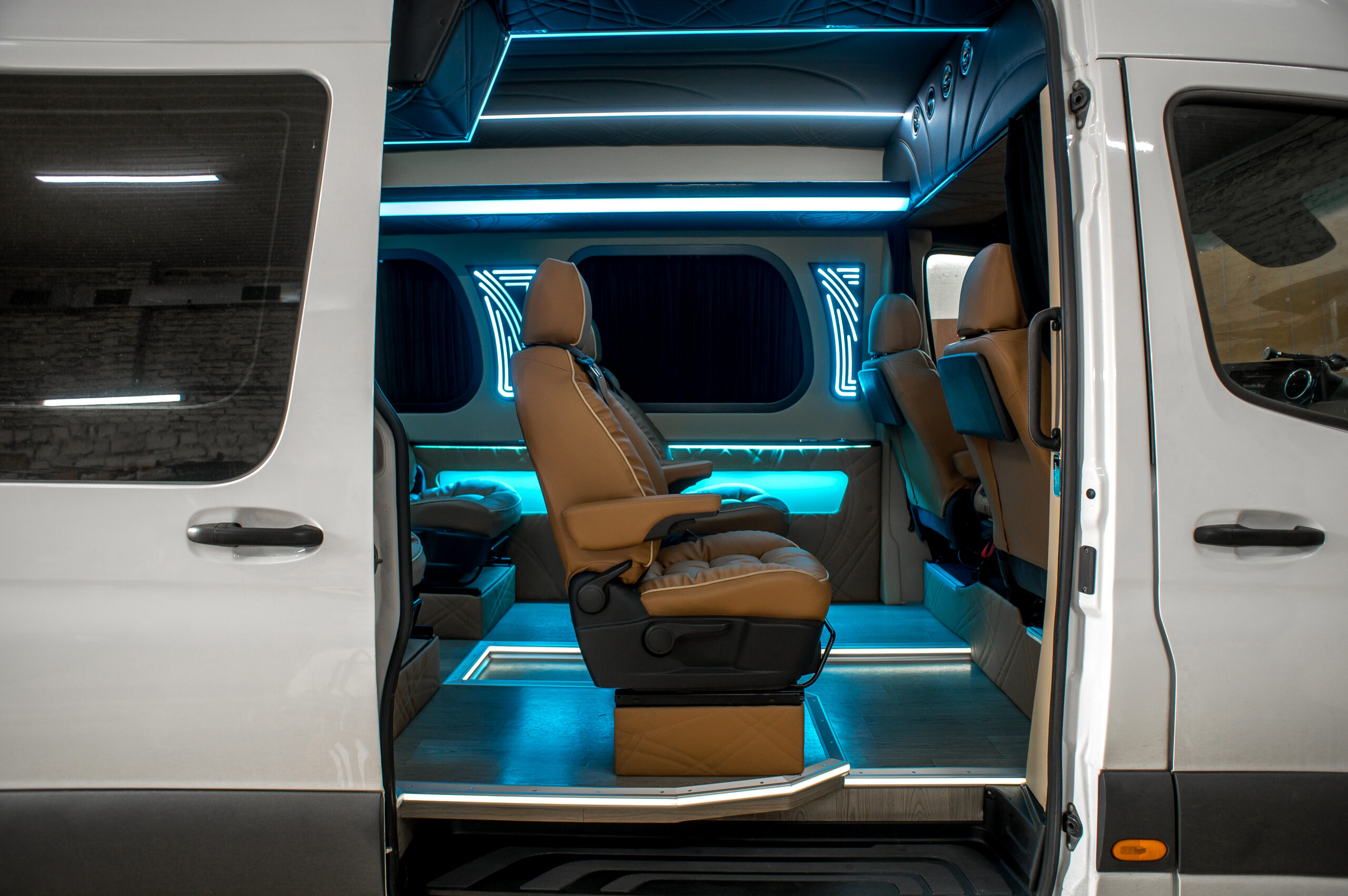 Minibus rentals in Paris